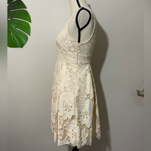 Free People Take the Town Lace Mini Dress Sz. 2 in Ivory - Picture 8 of 12
